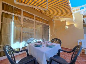 Your place in Arguineguin, Wifi, Swimmingpool and Free Parking