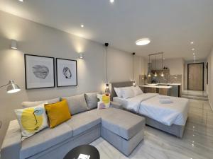 Kono Studios & Suites