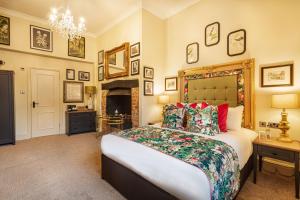 Superior Double Room room in The George Hotel Dorchester-on-Thames