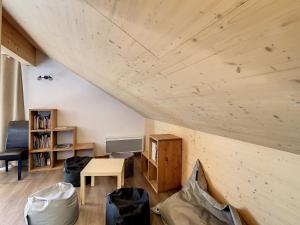 Appartement 2 étoiles pour 10 pers, 3 ch, proche télésiège, parking - FR-1-417-38