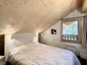 Appartement 2 étoiles pour 10 pers, 3 ch, proche télésiège, parking - FR-1-417-38