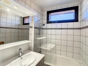 Appartement lumineux 35m², 5 pers, balcon sud, proche pistes, parking, wifi - FR-1-417-54