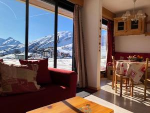 Appartement 4 pers, accès ski, balcon, calme - FR-1-417-94