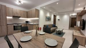 Lovely Apartment with Side Sea View