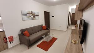 Lovely Apartment with Side Sea View