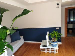 One-Bedroom Apartment (2-4 Adults) with Terrace