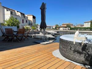 Marina 120m² 8 pers  terrasse 100m²  appontement