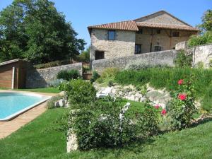 Maisons de vacances Les gites de Peyrouton: le Pigeonnier et la Borde : photos des chambres