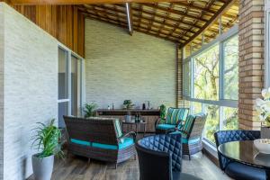 Chácara 8 suítes Piscina Churrasqueira 40min de SP