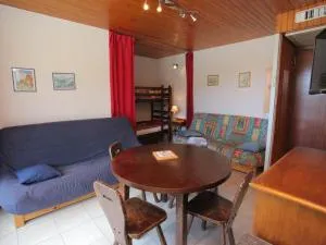 Studio fonctionnel 3ème étage, 4 personnes, cuisine équipée, balcon - FR-1-416-45 - 土绪尔