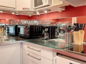 Studio rénové à 80m des pistes pour 4 personnes - FR-1-416-103