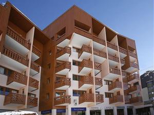 Les Menuires: 2 pièces pour 4 personnes, 34m², cuisine équipée, proche remontées mécaniques - FR-1-452-89