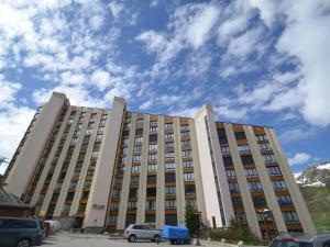 Charmant studio aux Ménuires pour 2, pied des pistes, proche commerces, équipements modernes - FR-1-452-87