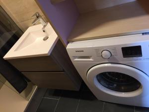 Studio rénové style montagne avec alcôve, proche pistes - 5 pers - FR-1-416-193