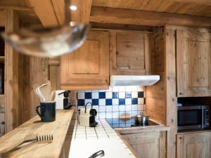 Courchevel 1850 Duplex Mezzanine 6 Pers, Ski aux Pieds, Parking - FR-1-575-2