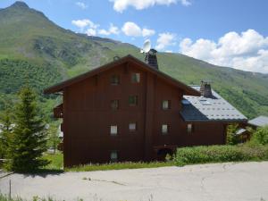 Appartement Confort 4* avec Wi-Fi, Balcon et Parking - Pied des Pistes Les Menuires - FR-1-452-246