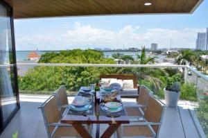 TAKH Sea View Apartment