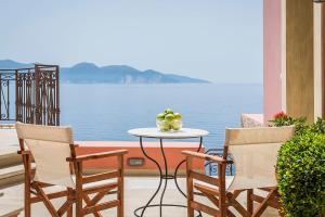 Suite with Terrace room in Roi Apartments
