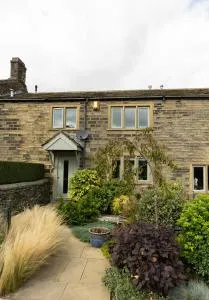 BIRDS EDGE COTTAGE - Luxury 2 Bedroom Cottage with Amazing Views, Near Holmfirth in Yorkshire - 丹比戴尔
