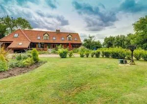 Tree Tops - Ilketshall Saint Andrew