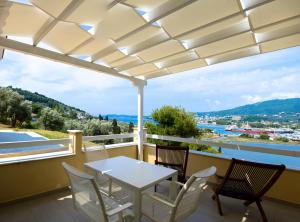 One-Bedroom Apartment with Sea View