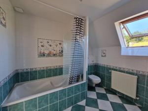 Maisons de vacances Stone House in Brittany near Morlaix Bay : photos des chambres