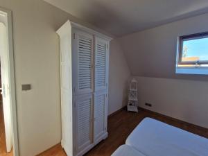 Maisons de vacances Holiday Home Plouegat-Guerand - BRE05042-F : photos des chambres