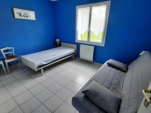 Maison de plain-pied avec jardin clôturé, proche Thermes St Roch - 3 chambres, WiFi, cuisine équipée - FR-1-541-46