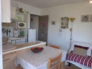 Appartements Studio Enchastrayes, 1 piece, 4 personnes - FR-1-691-31 : photos des chambres