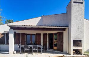 Maisons de vacances Nice home in Le Grand-Village-Plage with WiFi and 4 Bedrooms : photos des chambres