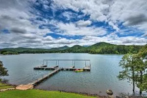 Townhome with Fire Pit and Boat Dock Pets Welcome! - Cedar Cliff