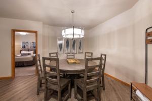 Zephyr Mountain Lodge Premium-Rated 2505