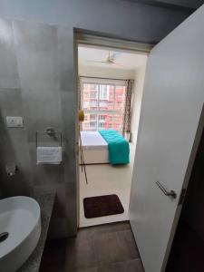 2 BHK Pool view, Resort Homes, 10 mins from Dabolim Airport by Zennova Stays