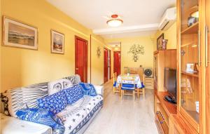 Beautiful apartment in Santa Pola with Outdoor swimming pool WiFi and Swimming pool