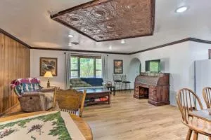 Lovely Anna Fink House with Patio and Fire Pit - Boswell