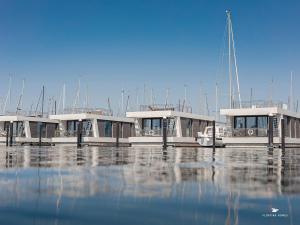 Hausboot Kielwasser FH-LA 03