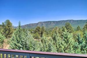 Mountain View Modern Cabin Luxury Pine Home!