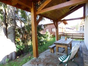 Chalets Chalet Les Saisies, 4 pieces, 8 personnes - FR-1-594-42 : photos des chambres