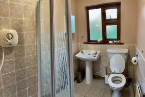 Lilys - 3 Bedroom Country Cottage with Large Garden