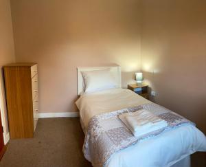 Lilys - 3 Bedroom Country Cottage with Large Garden