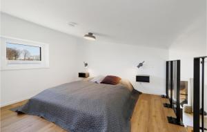 Beautiful Home In Lembruchdümmer See