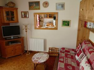 Appartement cosy 6 pers, 2 ch, au pied des pistes, cœur du village, balcon sud, tout confort - FR-1-342-233