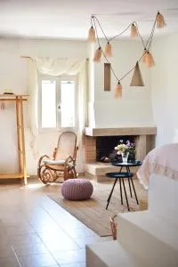 Angeliki House by Elefthia Syros - 波西多尼亚