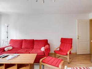 Charmant T2 en Centre-Ville pour 6 pers., Parking, Proche Commodités et Stations de Ski - FR-1-402-75