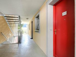 Charmant T2 en Centre-Ville pour 6 pers., Parking, Proche Commodités et Stations de Ski - FR-1-402-75