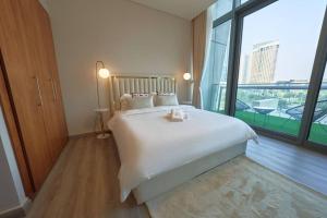 Magnificent Stunning 3 BR With Burj Khalifa View