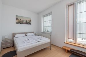 Świnoujście Chrobrego Two-Bedroom Apartment by Renters