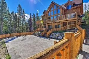 Expansive Alma Cabin with Hot Tub and Mountain Views! - Dudley