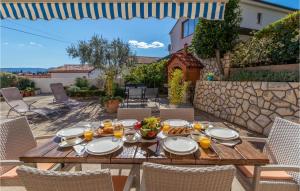 Beautiful Apartment In Selce With Kitchen 