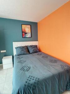 Appartements GRAND STUDIO AMIENS GARE TOUT CONFORT WIFI NETFLIX 2PERS : photos des chambres